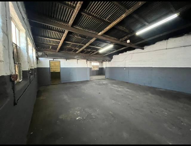 150M² WORKSHOP TO LET IN VULCANIA